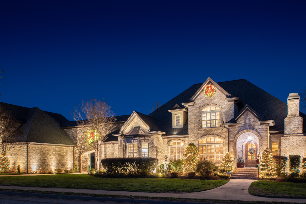 Residential Holiday Lighting